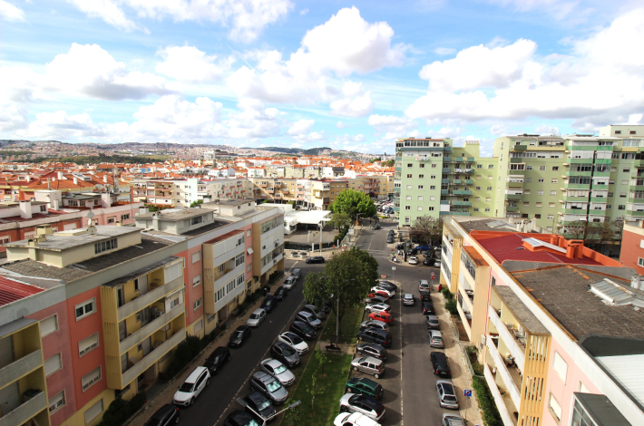 2 bedroom apartment Pontinha 200m from the Metro